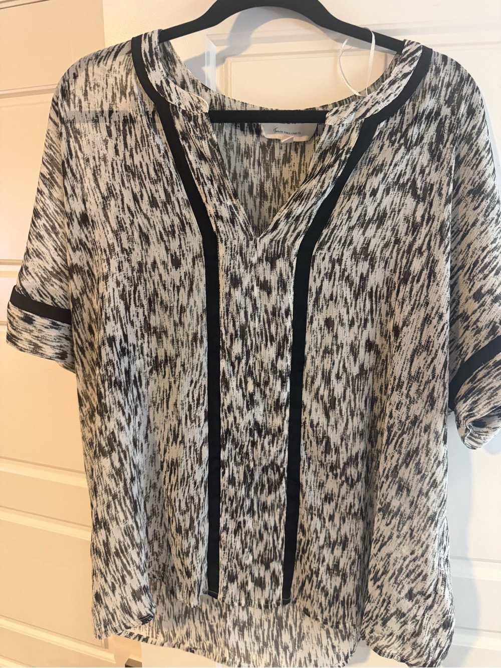 Vince Camuto Black and White Patterned Blouse